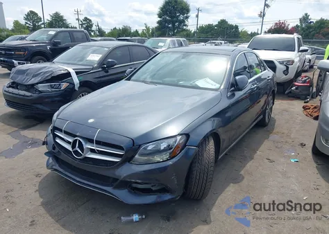 2015 Mercedes-Benz C 300 из США, поврежденный, VIN 55SWF4JB0FU055962